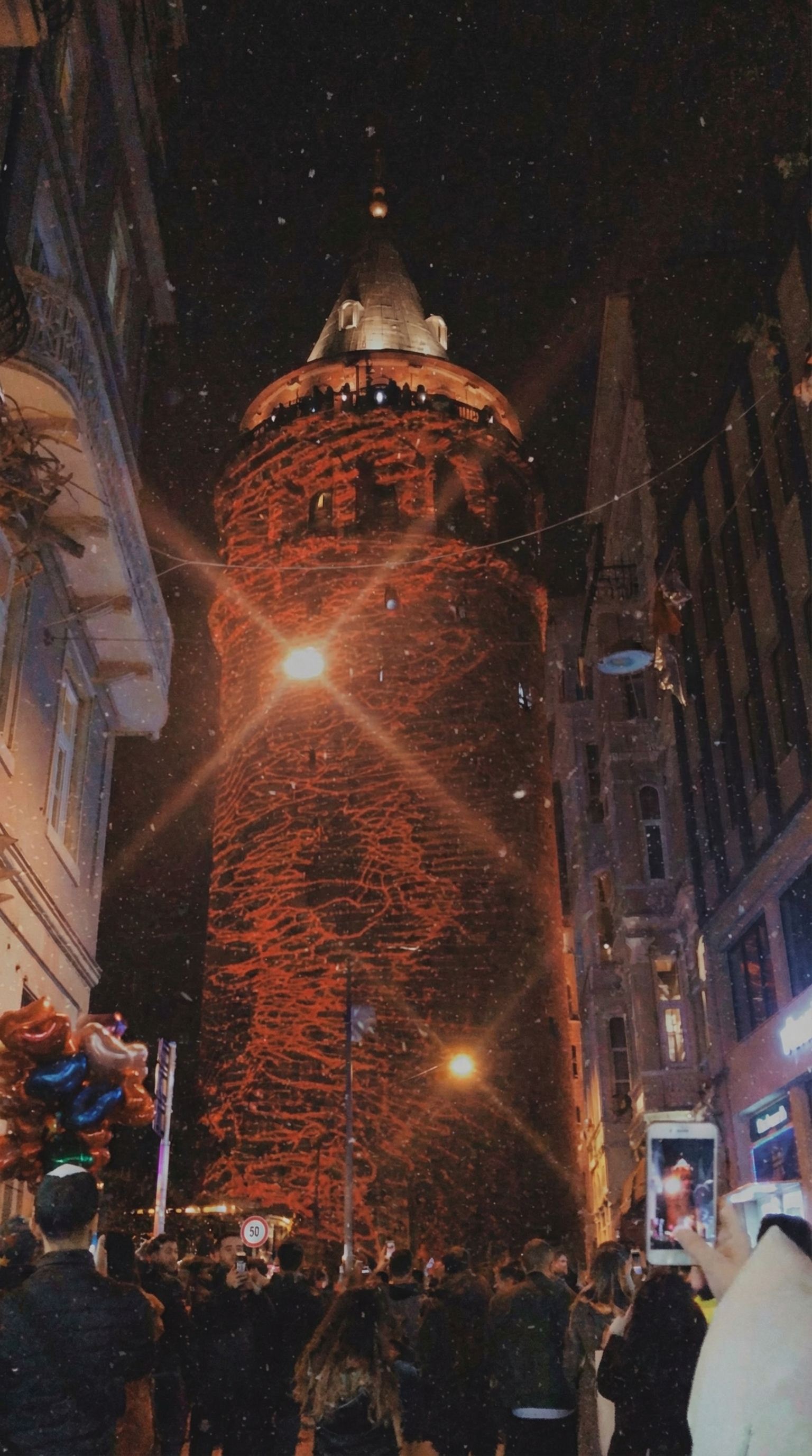 Gecenin ve Şehrin Nöbetçisi